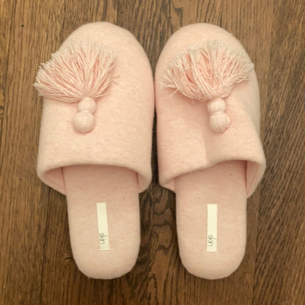 NEVER WORN Skin Slippers